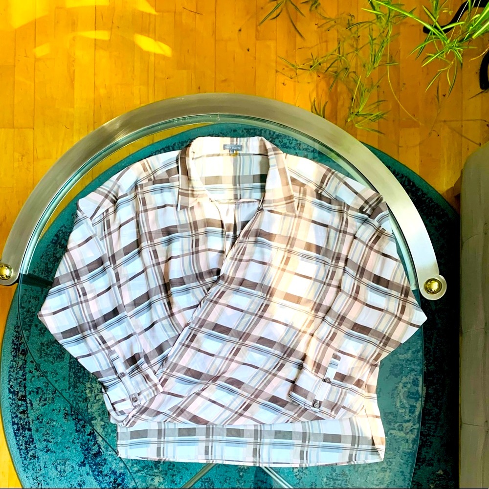 ✨ VINCE CAMUTO✨ Oversized High-Low Plaid Blouse